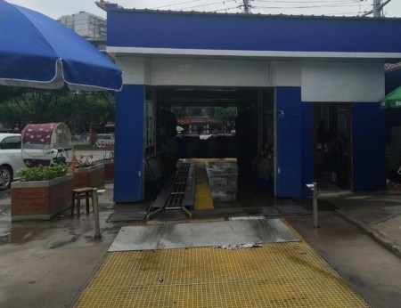 洗車場安裝AI視頻監(jiān)控，解決車牌識別和車流統(tǒng)計(jì)難題